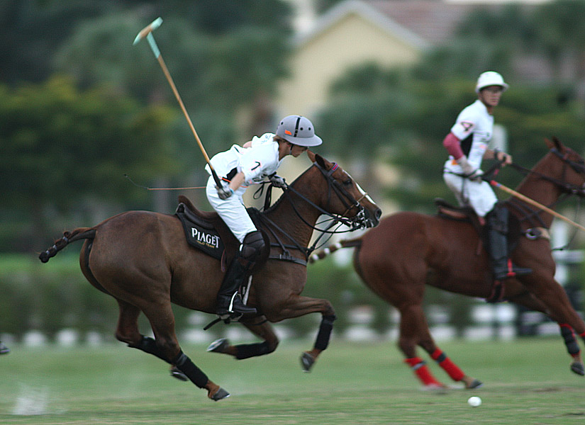 Casablanca beats Audi 12-10 in a rain-delayed match